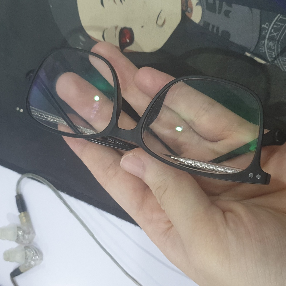 eyeglasses